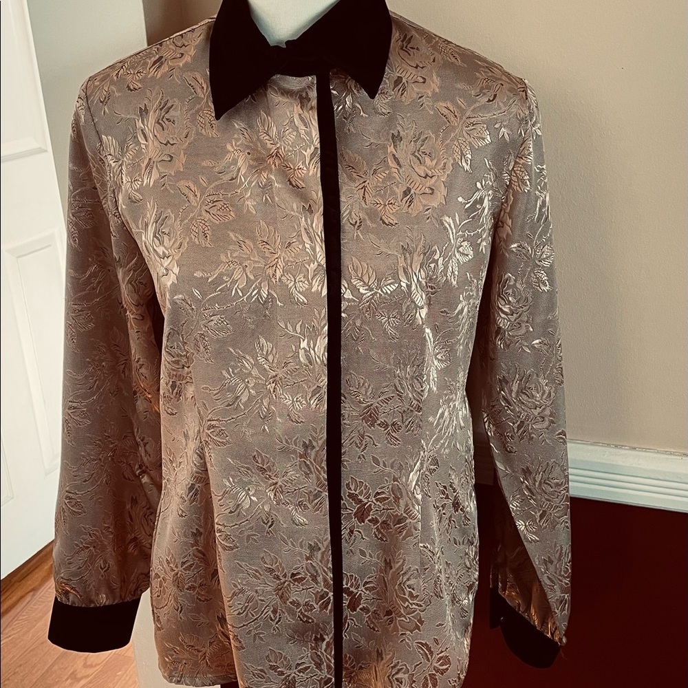Vintage Susan Hutton gold floral blouse with black velour trim on collar/cuffs - Picture 2 of 6